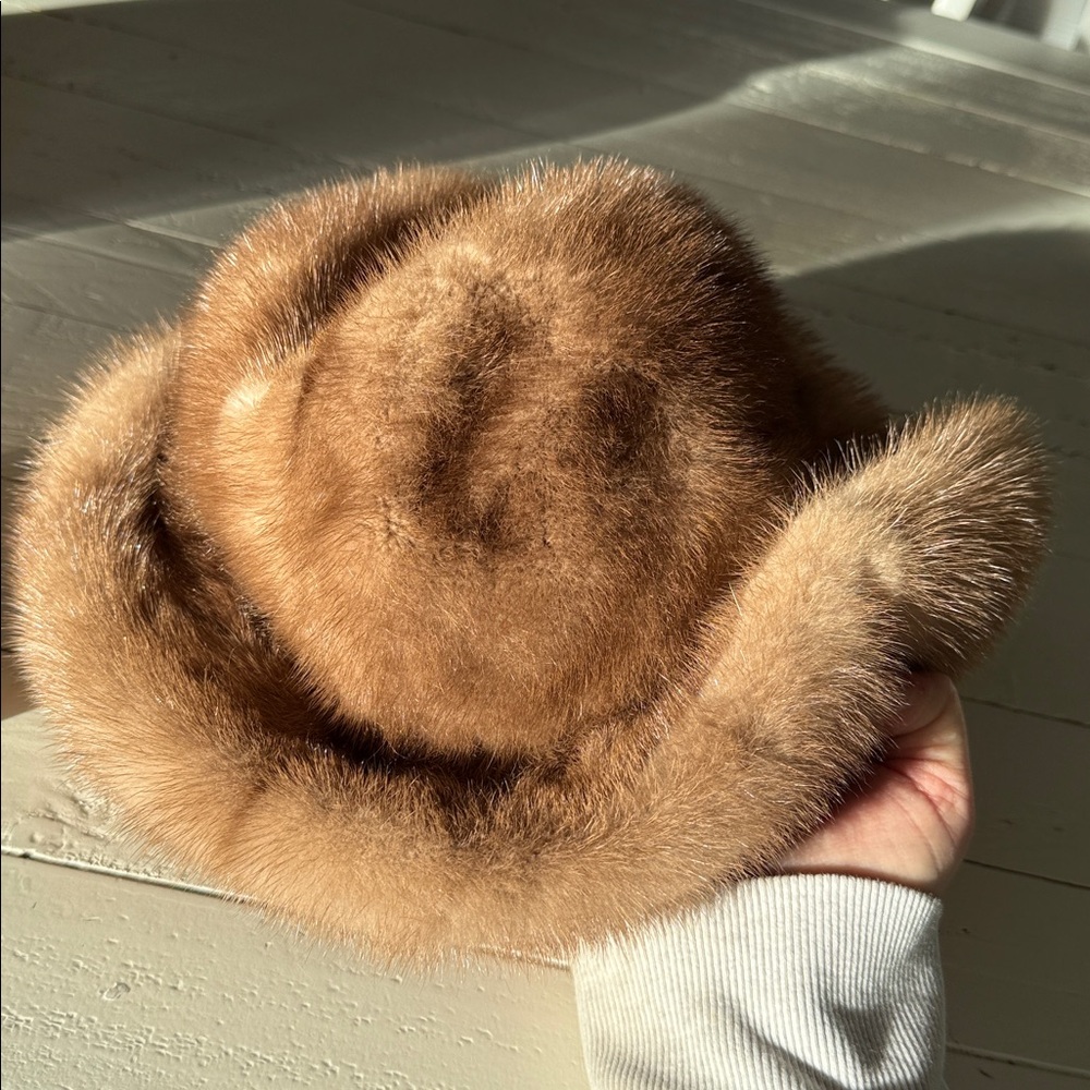 Vintage VITTORIO ROSSI Elegant Brown mink Fur Hat